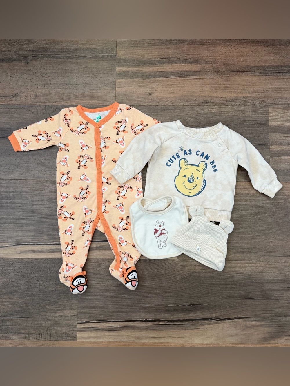 Disney Winnie the Pooh Infant Sweatshirt/Beanie/Bib & Tigger Footie Romper 3/6m